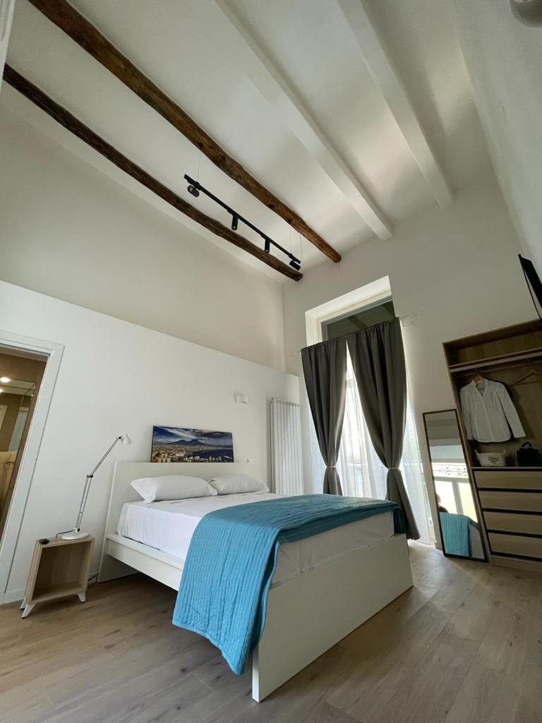 Nabi Riviera Napels